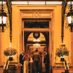 Визуальная эстетика программ лояльности с элементами стекла