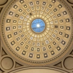 Прозрачность дизайна и стеклянная эстетика в виртуальных играх