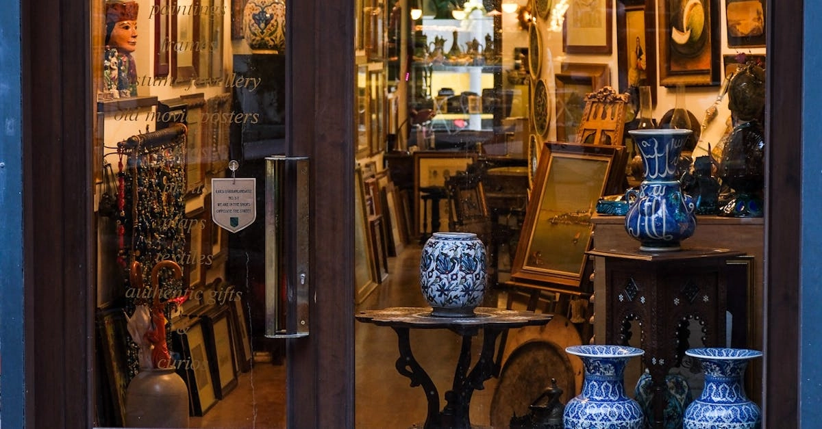 Декоративные стеклянные элементы в современном дизайне игрового интерфейса